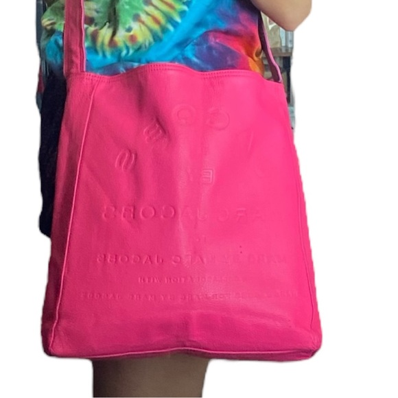 Rare Y2K Vintage Hot pink reversible Marc Jacobs cross body messenger bag